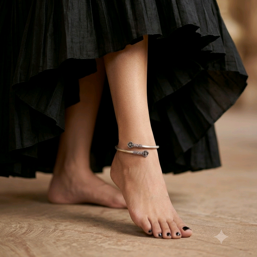 Floral Adjustable Silver Anklet ( Leg Kada)